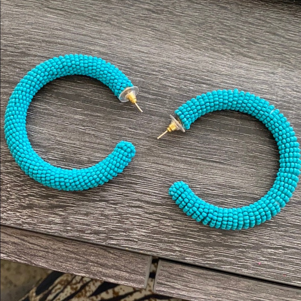 Beaded hoop earring - Picture 3 of 4